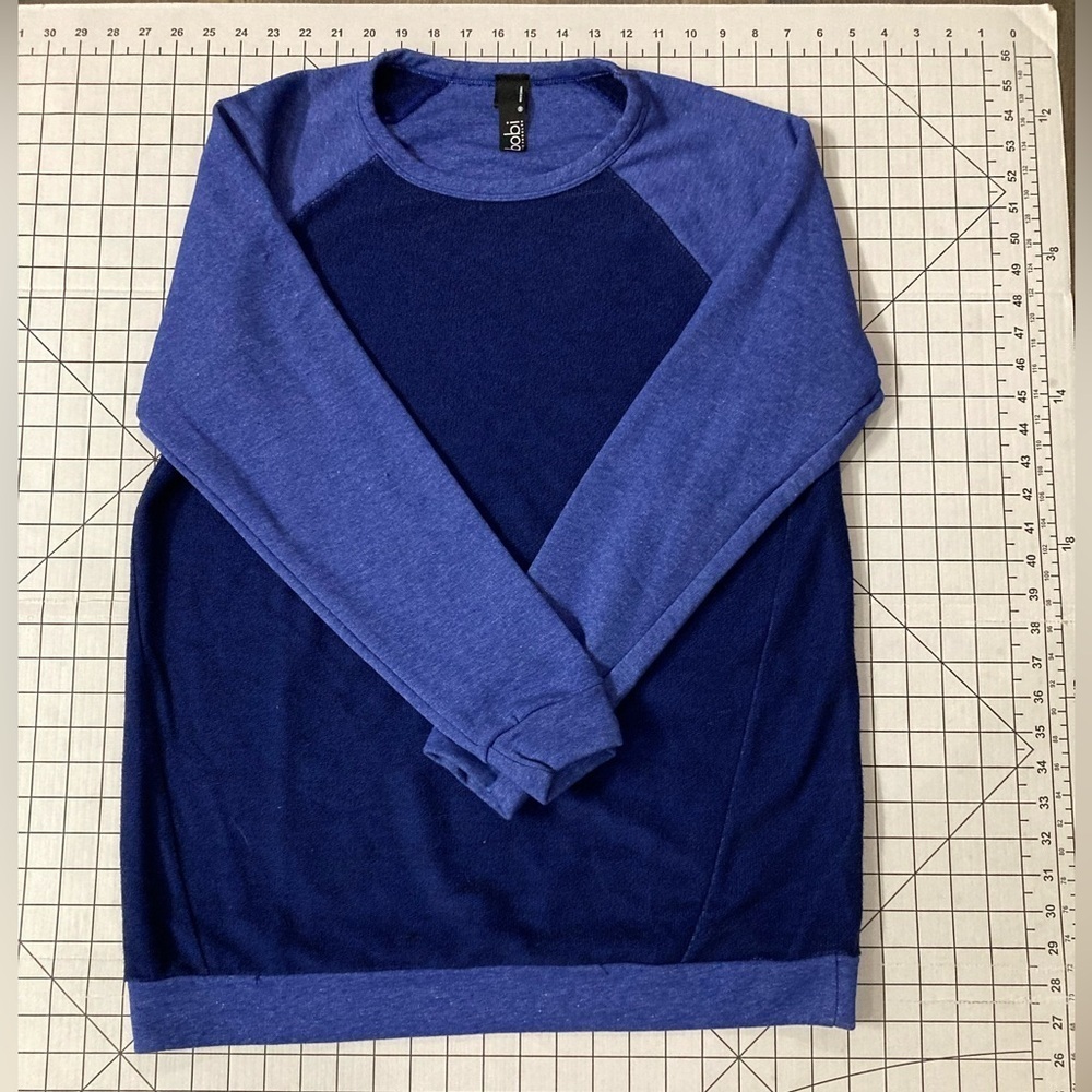NWOT Bobi Women’s Size Medium Two‎ Tone Blue Sweatshirt
